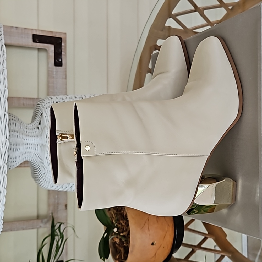 Franco Sarto sz 10 womens L-Tiera Chiffon leather boot with gold heels